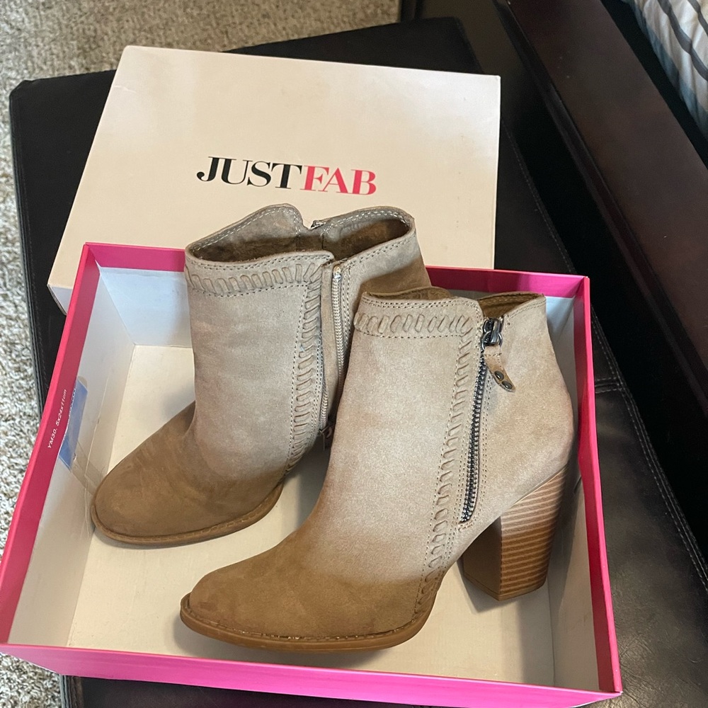 Just Fab Lorna Booties size 8